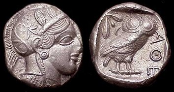 Tetradrachmon (nach 445 v. Chr.) - Vorderseite: Kopf der Athene, Rückseite: Steinkauz (Eule) mit Olivenzweig