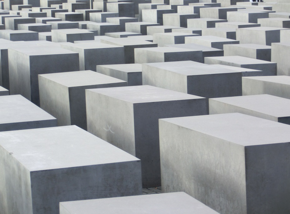 Das Denkmal für die ermordeten Juden Europas in Berlin-Mitte, 2013.
Quelle: Nadja Grintzewitsch