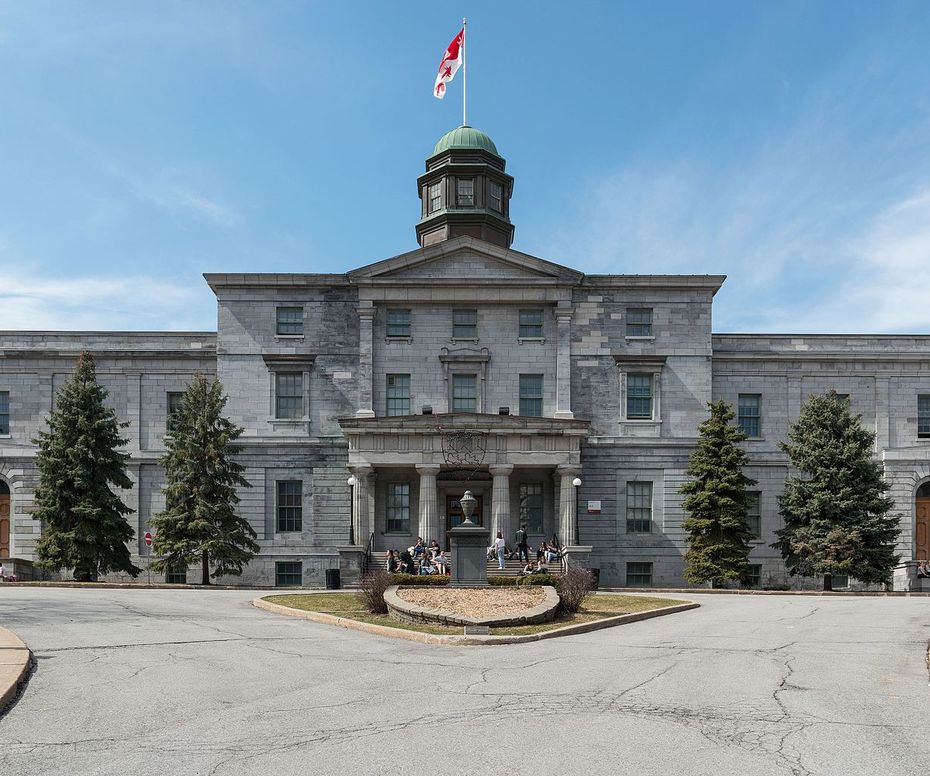 A southeast view of the Arts Building of McGill University, Montréal