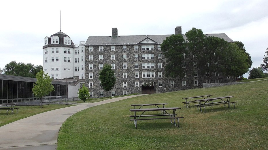 Tour of Middlebury College