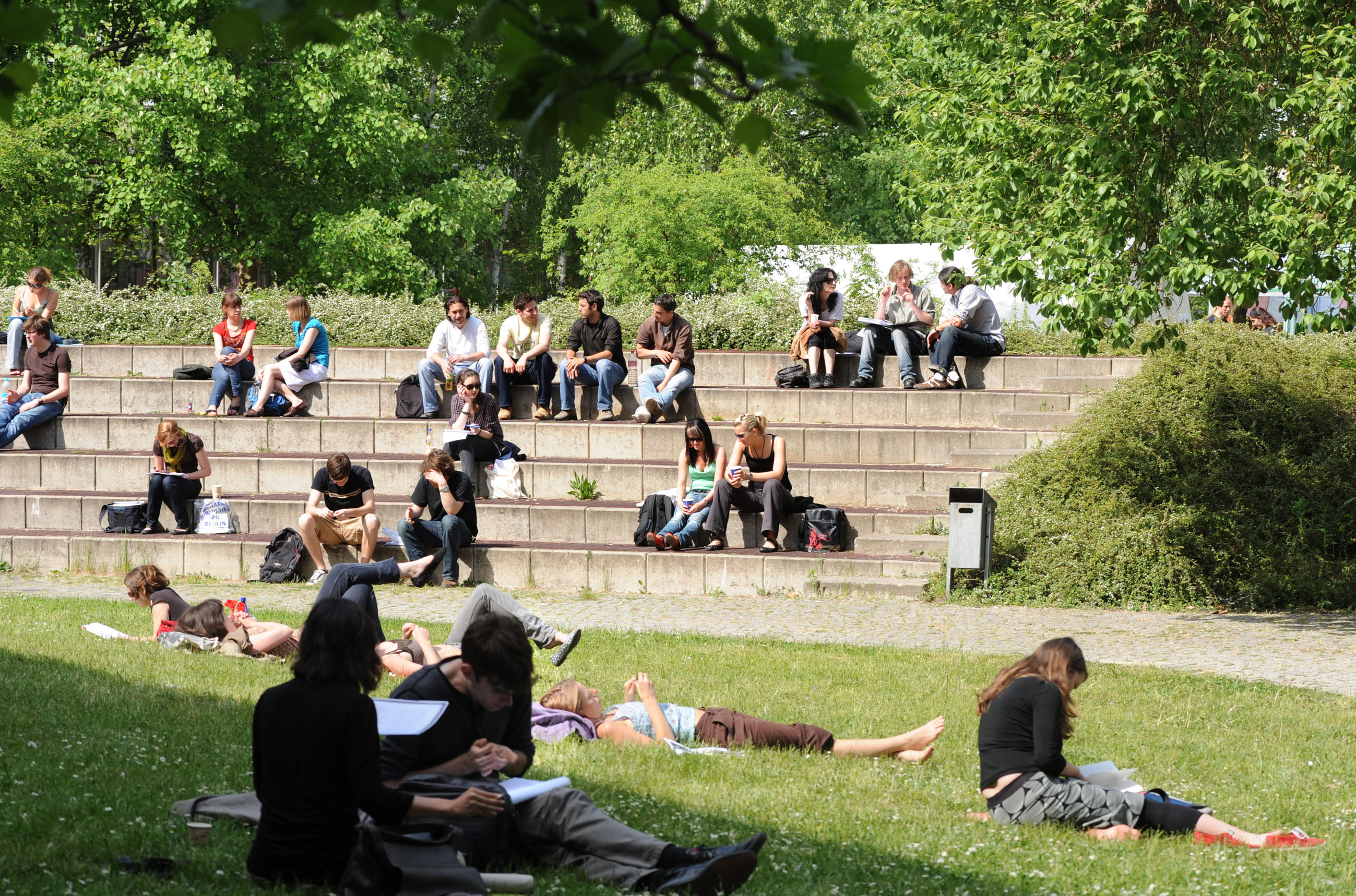 Studierende auf dem Campus der Freien Universität
Quelle: David Ausserhofer