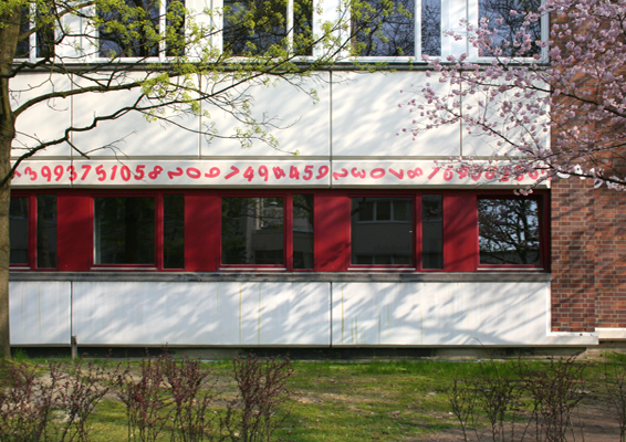 The Pi building houses the Bioinformatics groups of the Freie Universität Berlin
Source: Fachbereich Mathematik und Informatik