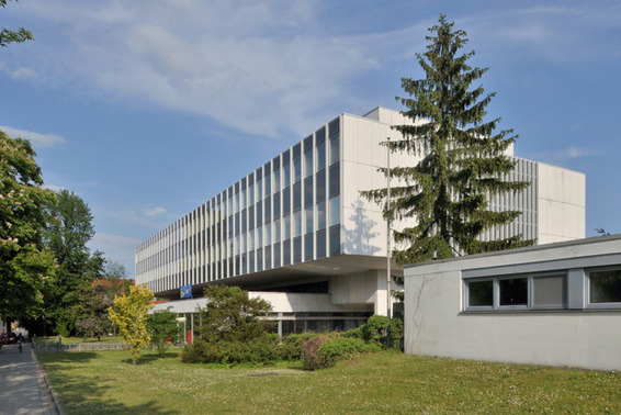 Biologie-Gebäude in der Königin-Luise-Straße 12-16
Quelle: Bernd Wannenmacher