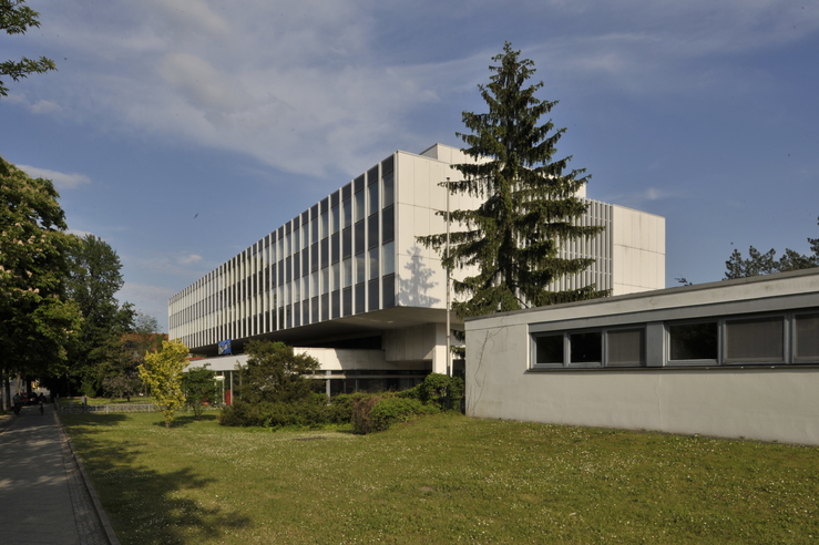 Gebäude der Pflanzenphysiologie, Biochemie und Mikrobiologie: Königin-Luise-Str. 12-16
Quelle: Bernd  Wannenmacher