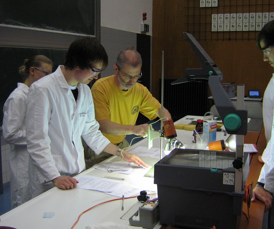 Zusammenarbeit im Modul "Chemische Experimentiertechniken für die Schule"
Quelle: Rainer Kickbusch