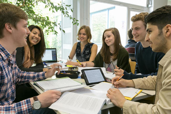 Studierende in ihrer Mentoringgruppe