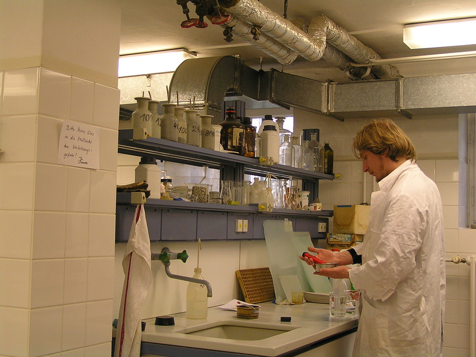 Arbeiten im Labor
Quelle: J. Krois