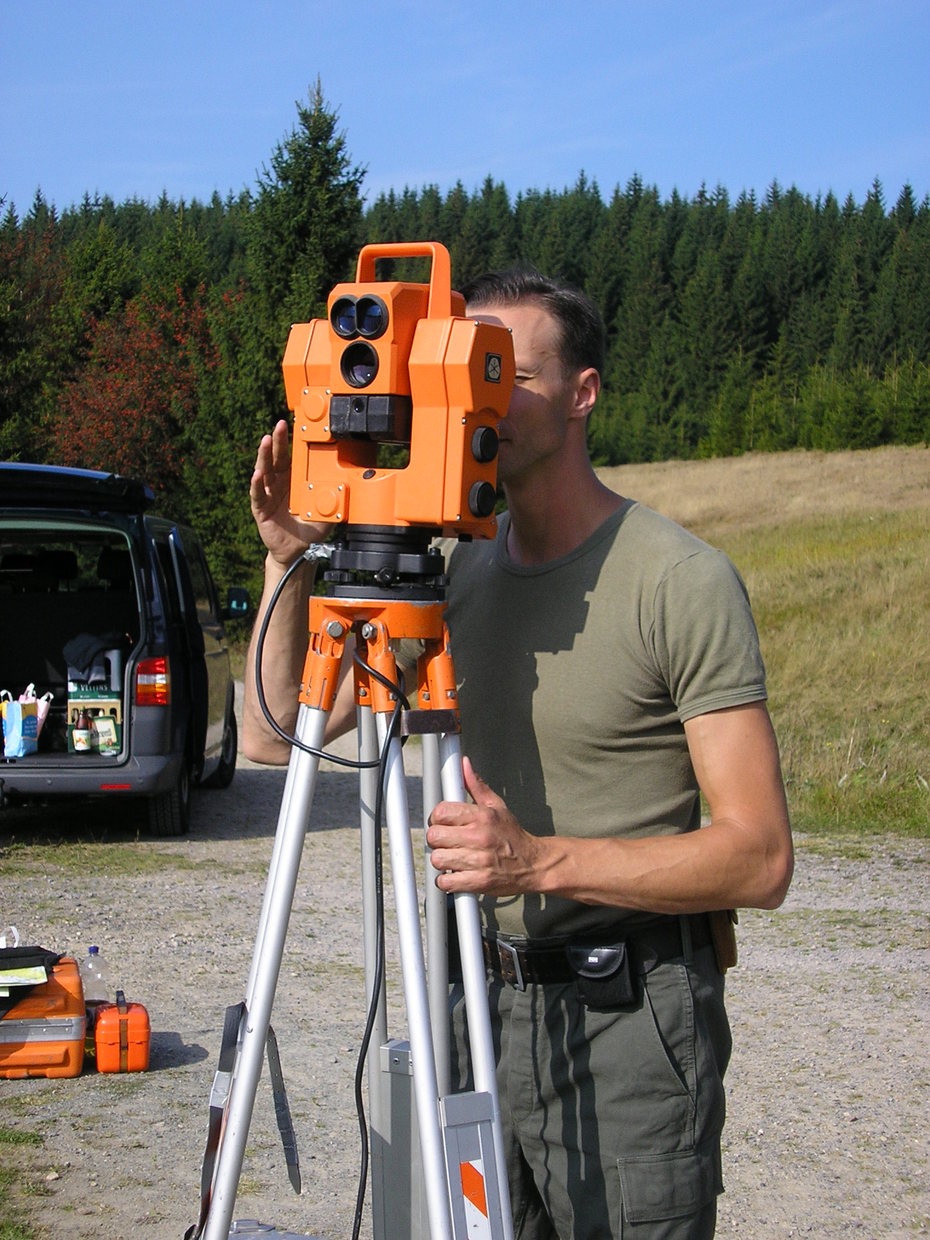 Geländeaufnahmen mit dem Geodimeter
Quelle: R. Suthfeldt