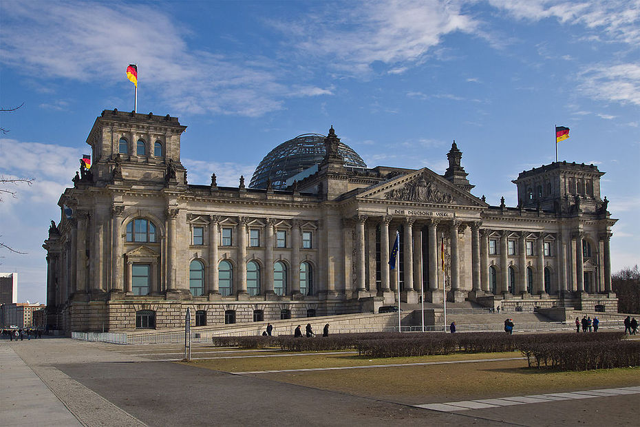 Reichstagsgebäude am Platz der Republik in Berlin-Tiergarten.