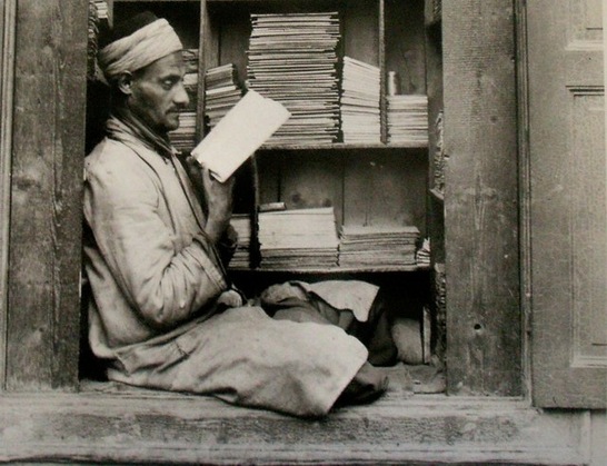 Le libraire, Le Caire 1923-1930
Quelle: Lehnert & Landrock / Edouard Lambelet et Musée de l'Elysée