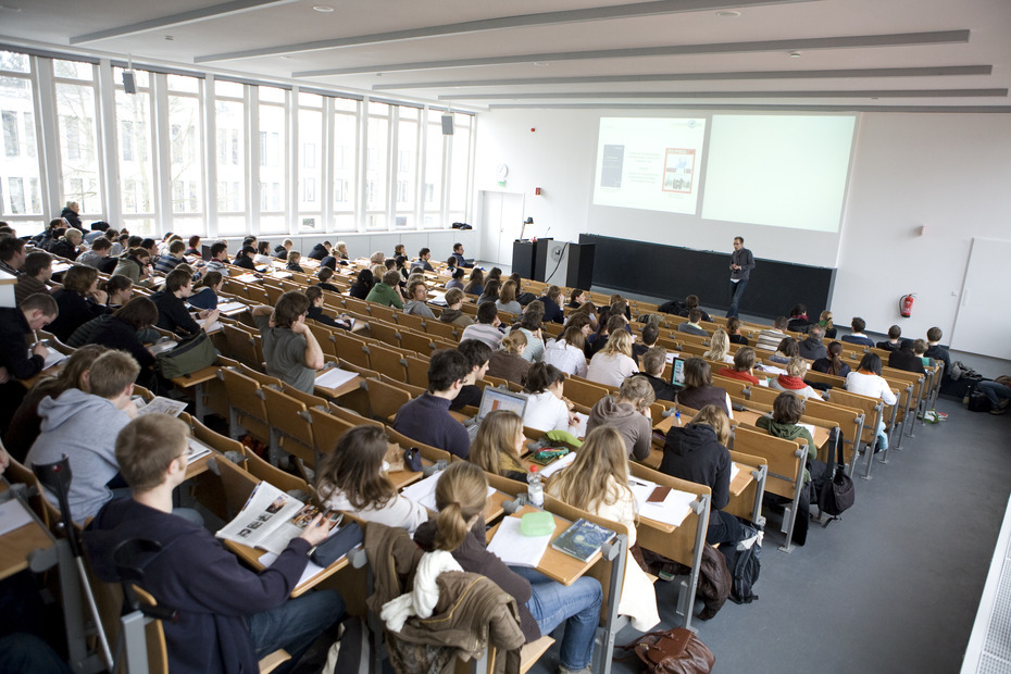 Studierende in einer Vorlesung