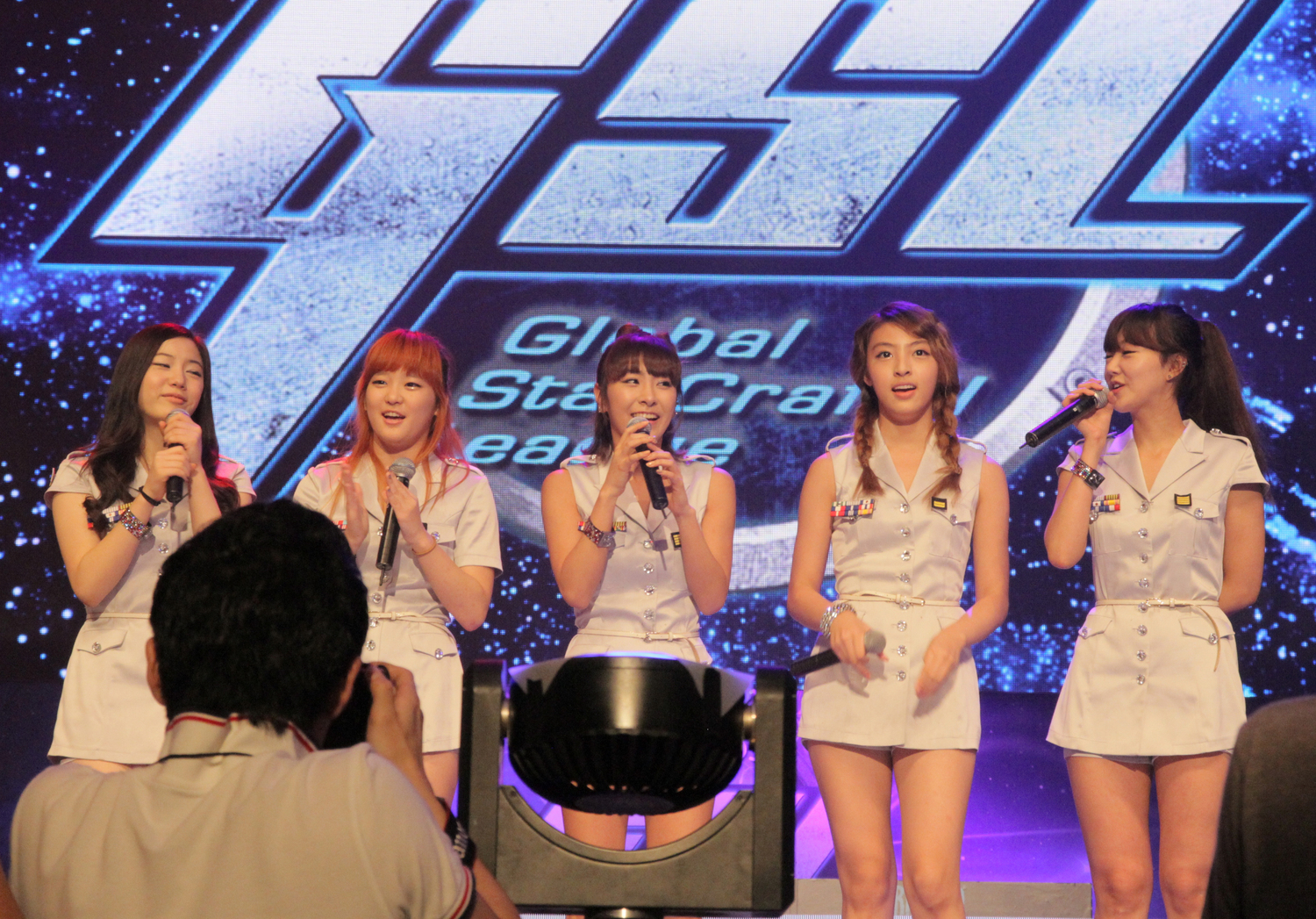 K-Pop Gruppe "5 Dolls"