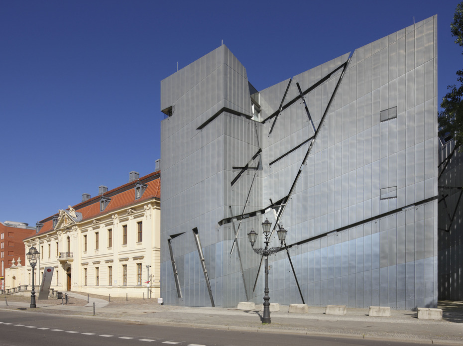 Altbau und Neubau des Jüdischen Museums Berlin.