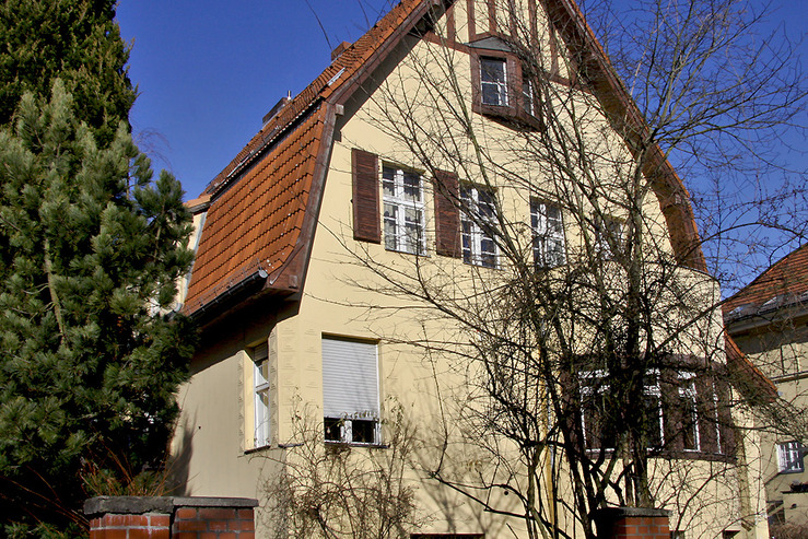 Der ehemalige Sitz des Instituts in der Schwendenerstraße. Seit April 2015 ist das Institut für Judaistik in der Fabeckstr. 23-25 zu finden.
Quelle: Stephan Töpper