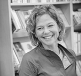 Abs_pressesprecherin_lektorin_162