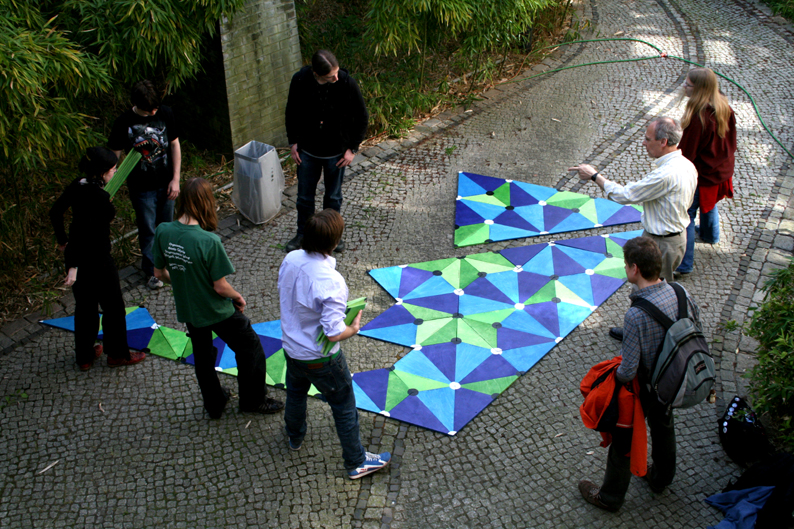 Penrose Pflasterung im Innenhof der Informatik
Quelle: Institut für Mathematik