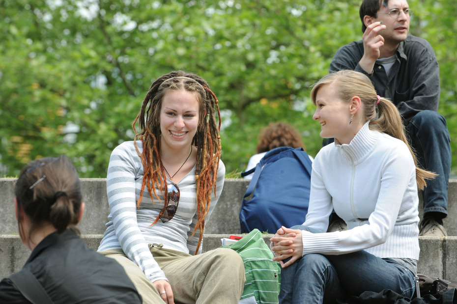 Studierende auf dem Campus der Freien Universität
Quelle: David Ausserhofer