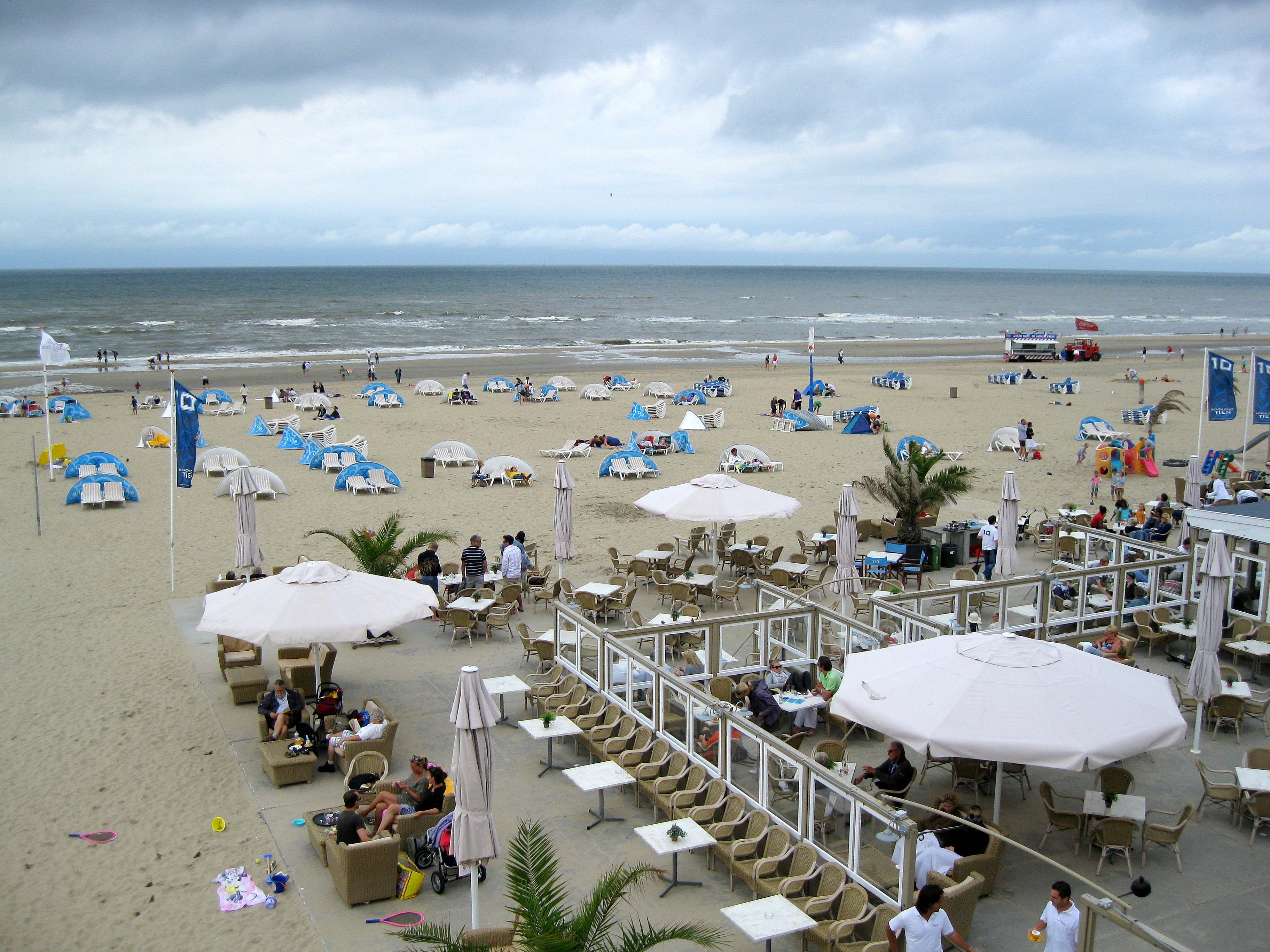 In den Semesterferien nach Zandvoort oder in die Bib? (Bildquelle: Wikimedia Commons)