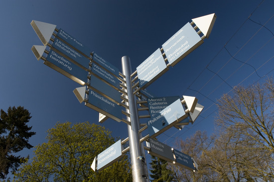 A signpost at Freie Universität
Source: Bernd Wannenmacher