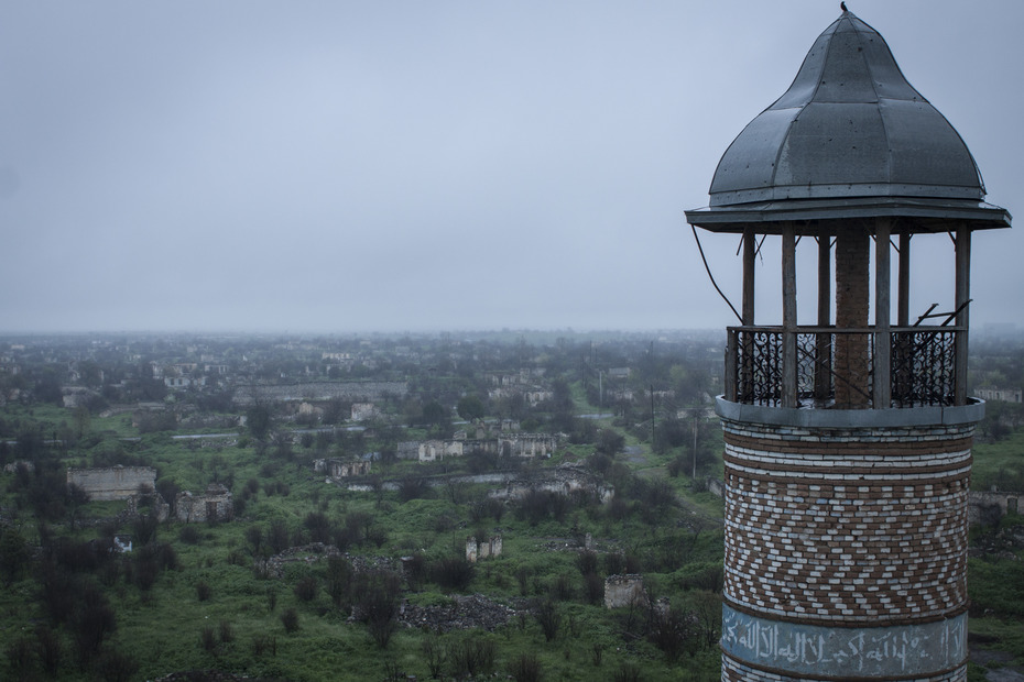 Eine Gruppe beschäftigte sich mit Berg-Karabach. Dieses Foto zeigt die Minarette einer Moschee in Agdam...
Quelle: Paul Toetzke
