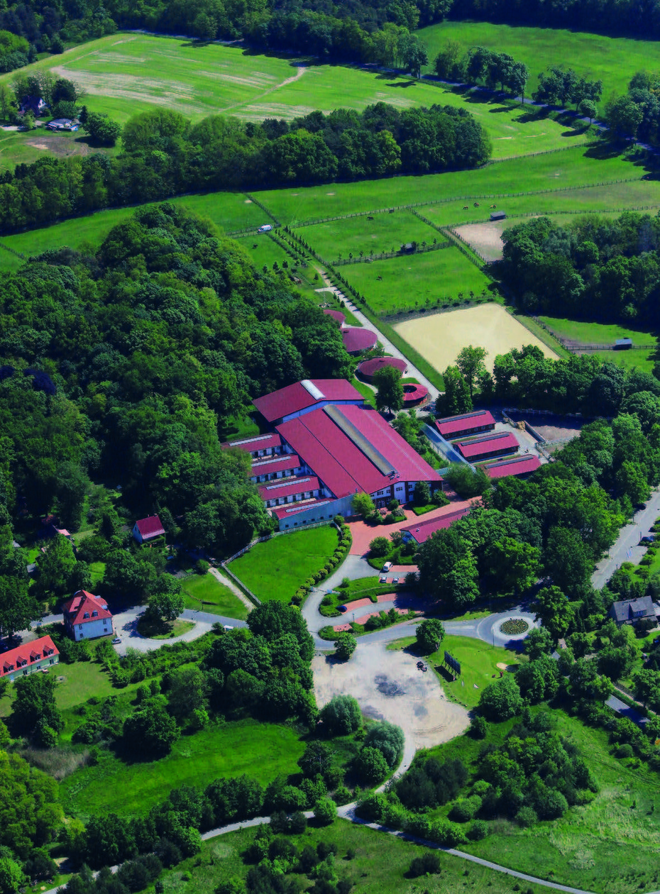 Blick auf das Pferdezentrum Bad Saarow von oben