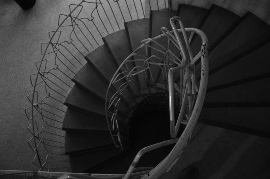Treppe im Institutsgebäude
Quelle: Luca Banhierl