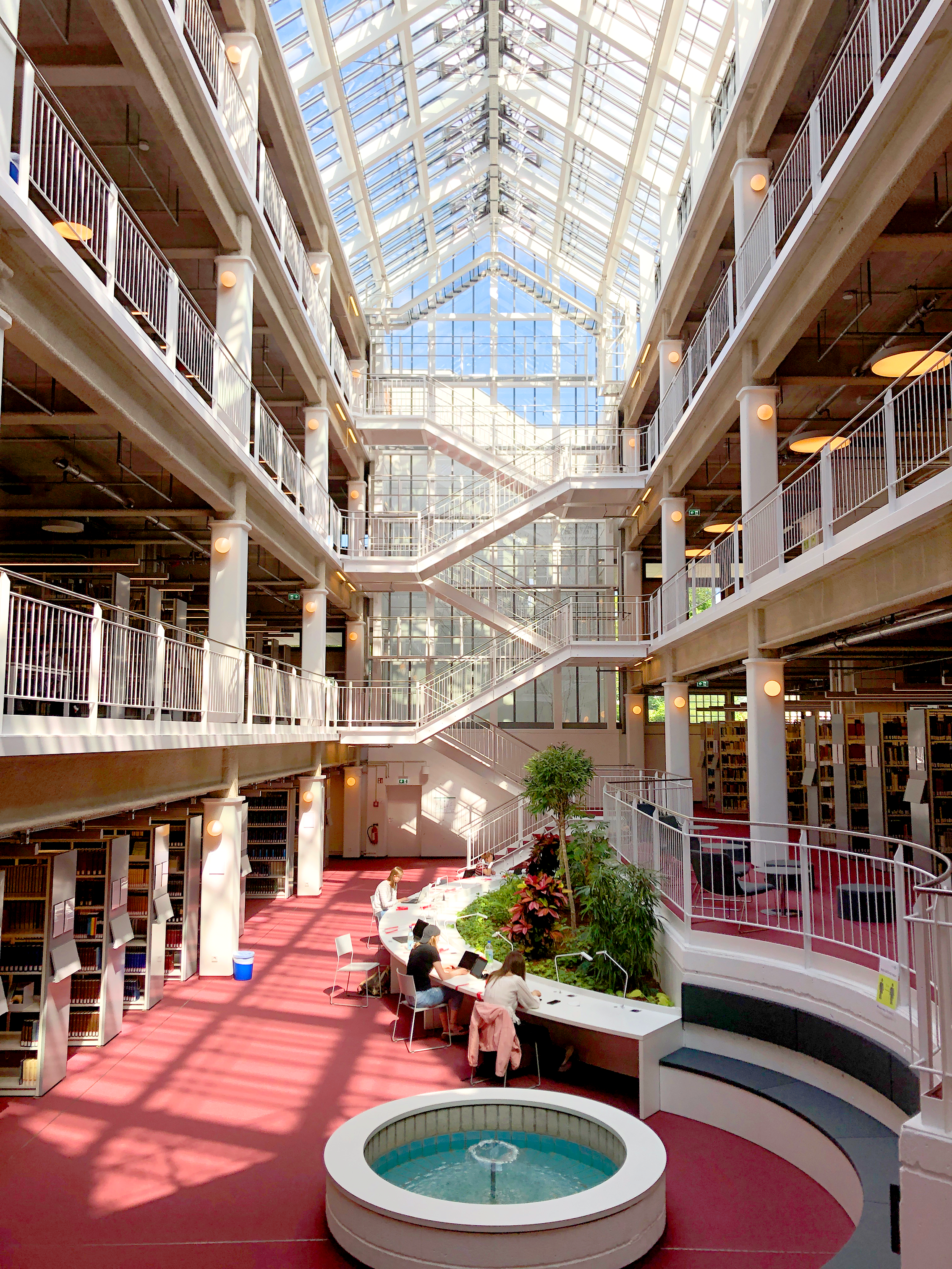 Uni Bibliothek Dahrlem  - Source: L. Müller