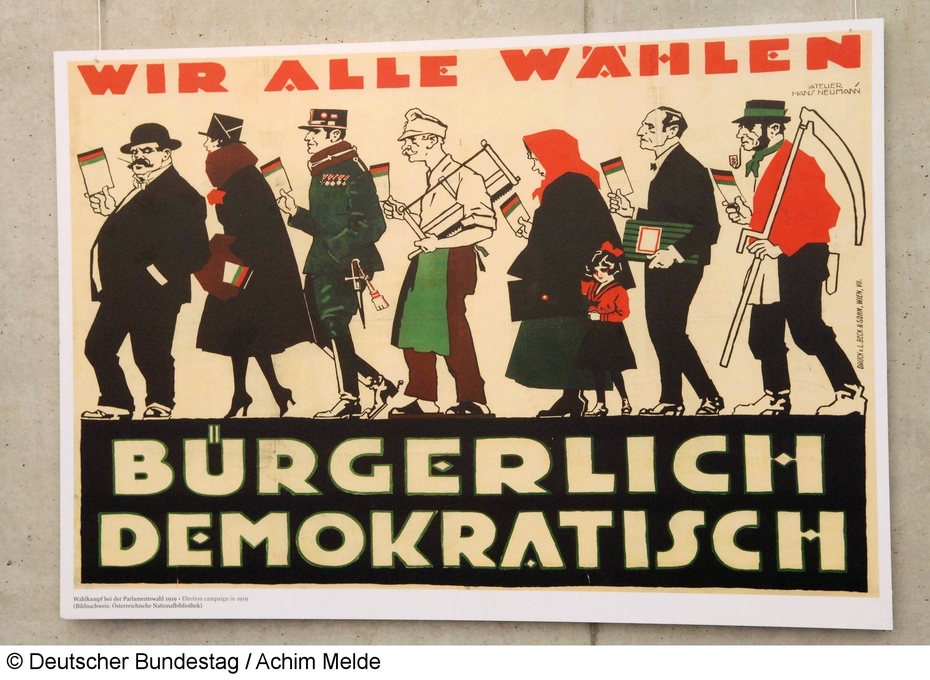 Plakat bei der Ausstellung "Mit Macht zur Wahl. 100 Jahre Frauenwahlrecht"