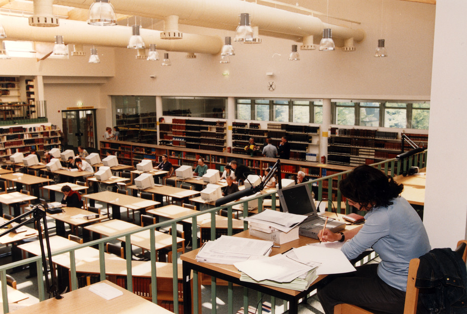 Eine Studentin im neuen Lesesaal
Quelle: Ulrich Dahl