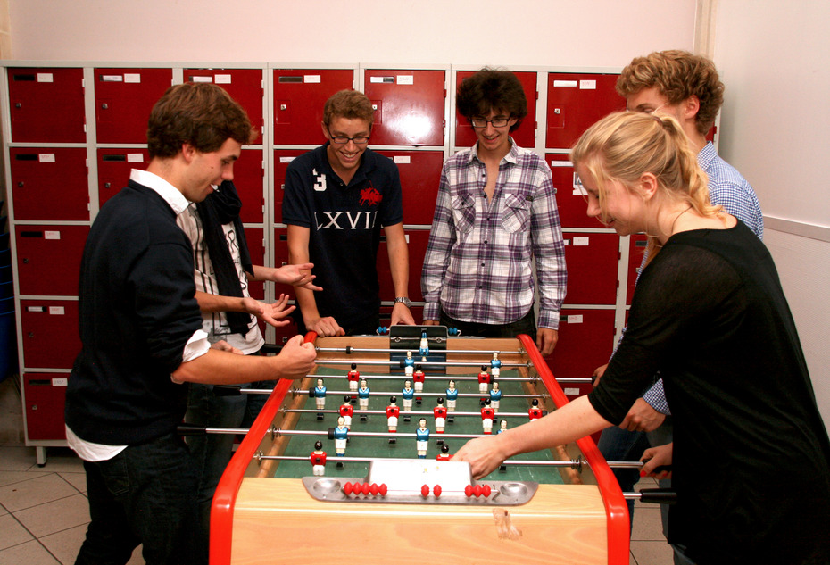 Studierende beim Kickern im Foyer, Sciences Po, Campus de Nancy
Quelle: Sciences Po