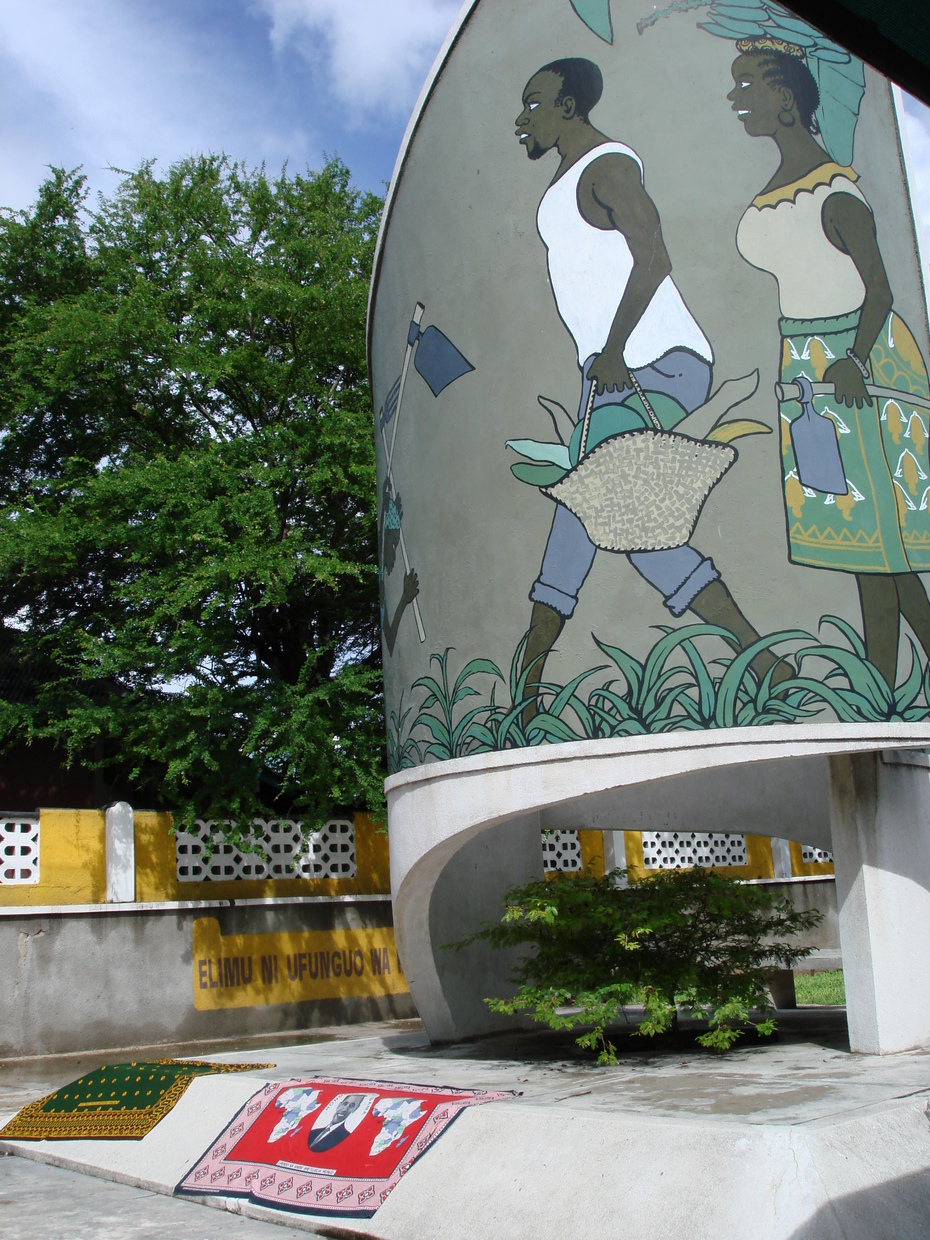 Monument mit Vision postkolonialer Gesellschaftsordnung (Tansania)
Quelle: Hansjörg Dilger