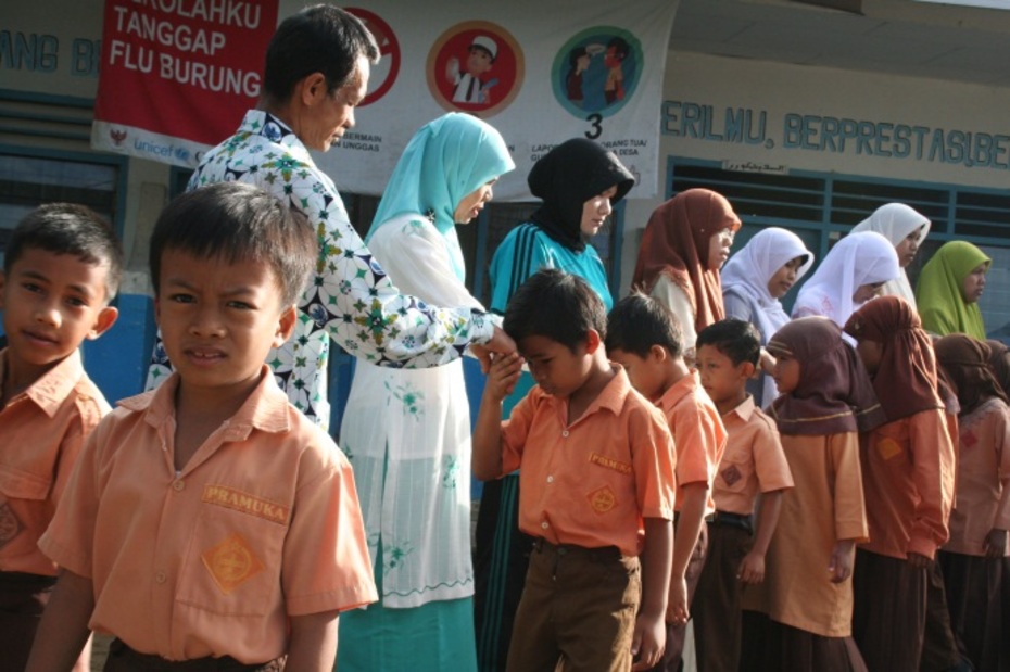 Morgendliche Begrüßung vor Schulbeginn (Westsumatra)
Quelle: Susanne Jung