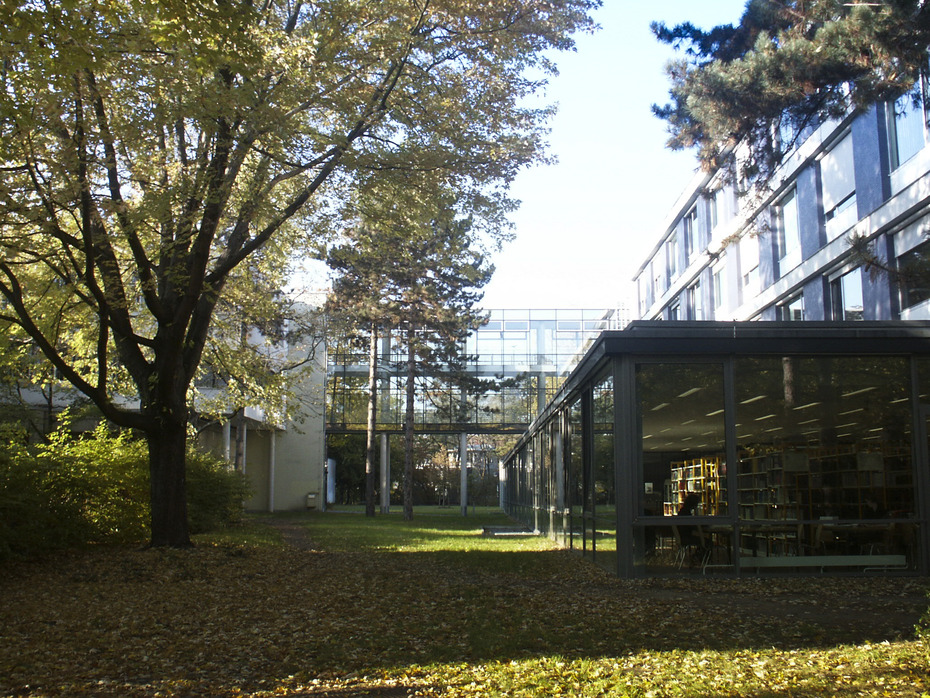 Sozialwissenschaftliche Bibliothek, Lesesaal, Ihnestr. 21
Quelle: Bernd Wannenmacher