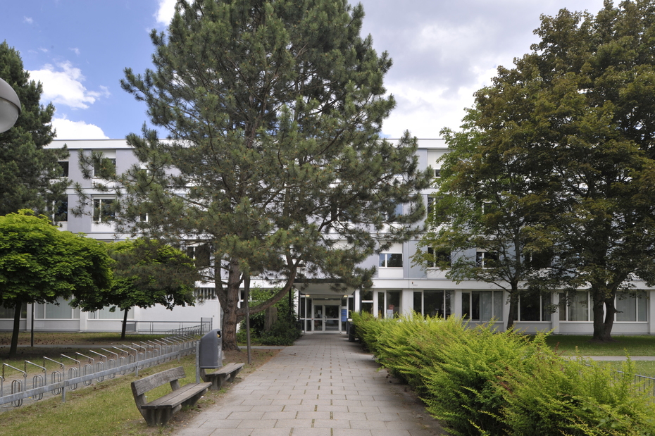 Institute of Sociology - Entrance (2nd Picture)
Source: Bernd Wannenmacher