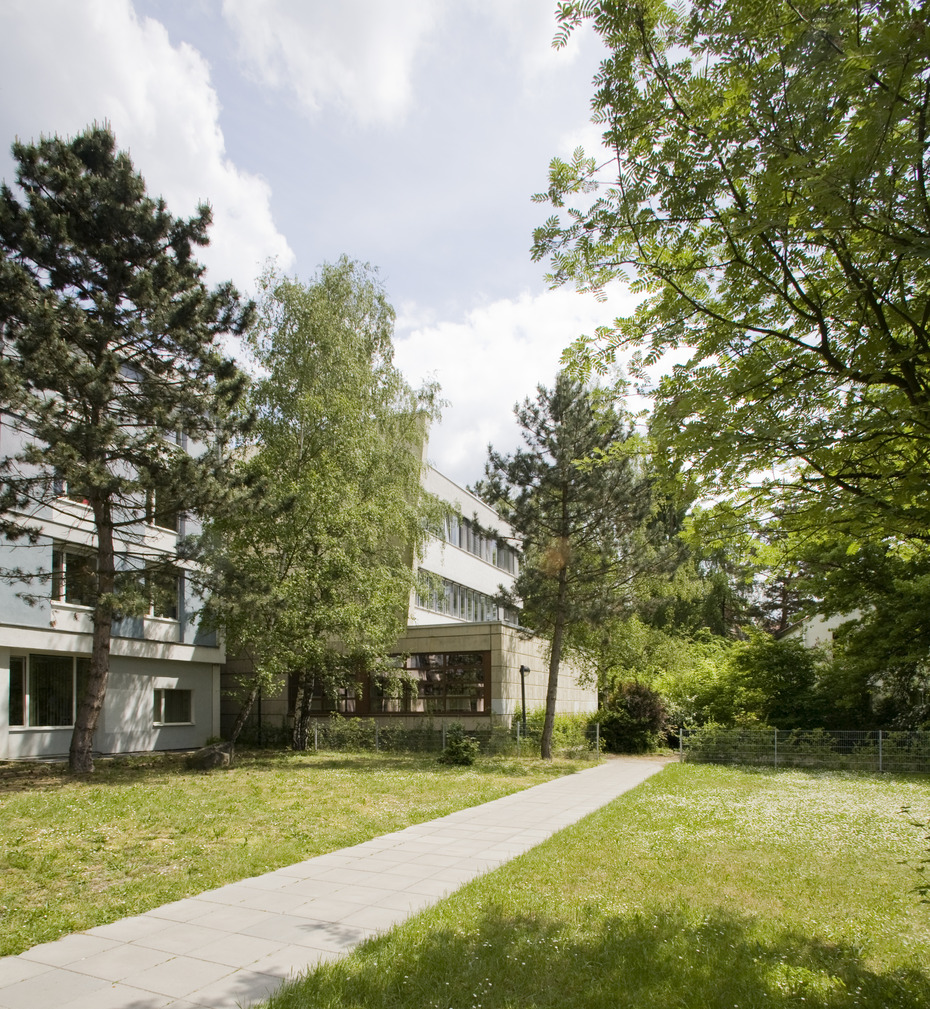 Institute of Sociology - Surrounding (1st Picture)
Source: Stefan Wolf Lucks