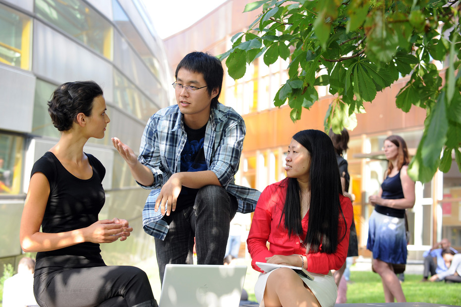 Internationale Studierende auf dem Campus
Quelle: Peter Himsel