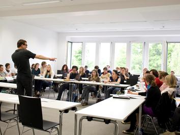 Students attending a seminar
Quelle: Stefan Wolf Lucks