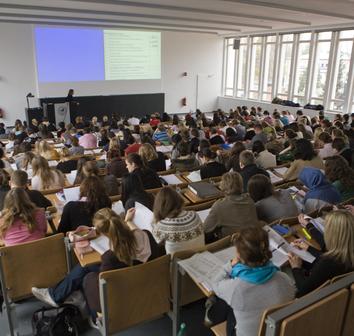 Students attending a lecture
Source: Stefan Wolf Lucks